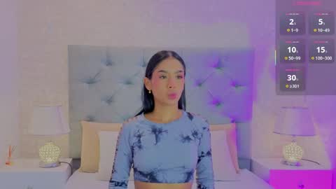 C H L O E  M O O N online show from April 2026 01:01:01 PM