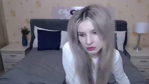 chloemurmeow online show from September 2025 08:00:02 PM