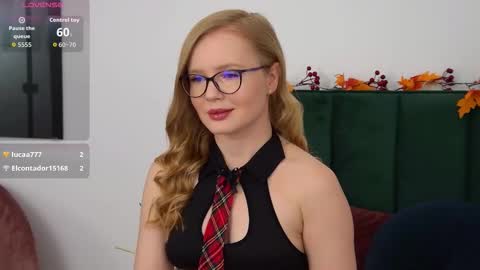 Chloe online show from October 2025 07:28:01 AM