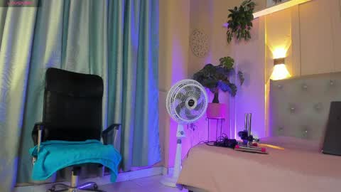 Snapshot of chloerossee chatting on April 2026 01:14:02 AM Chloe rosse online show from April 2026 01:14:02 AM