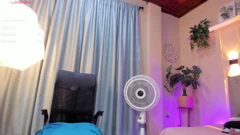 Snapshot of chloerossee chatting on April 2026 01:27:01 AM Chloe rosse online show from April 2026 01:27:01 AM