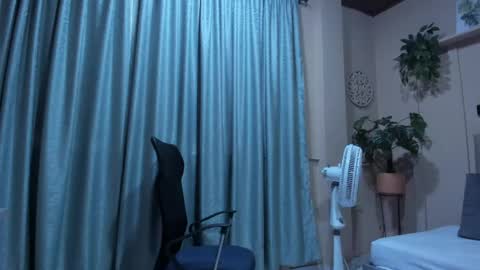 Snapshot of chloerossee chatting on April 2026 07:07:01 PM Chloe rosse online show from April 2026 07:07:01 PM