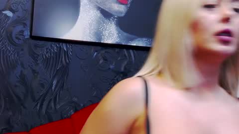 Snapshot of chloevee chatting on January 2025 10:07:02 AM Chloe Vee online show from January 2025 10:07:02 AM