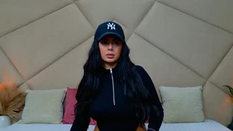 Snapshot of chloevee chatting on October 2025 05:05:02 AM Chloe Vee online show from October 2025 05:05:02 AM