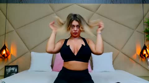 Chloe Vee online show from April 2026 04:59:02 AM