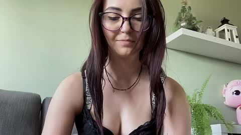 Snapshot of chloexnatural chatting on May 2026 06:21:02 AM ChloeXNatural online show from May 2026 06:21:02 AM
