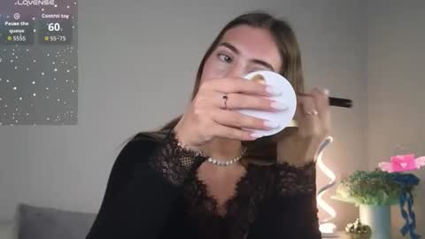 chloi_hes online show from October 2025 11:09:01 AM