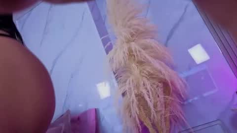 Snapshot of chlooee_ chatting on April 2026 01:38:01 AM Chlooe online show from April 2026 01:38:01 AM