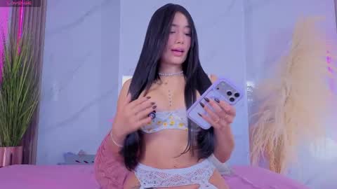 Snapshot of chlooee_ chatting on April 2026 02:18:01 AM Chlooe online show from April 2026 02:18:01 AM