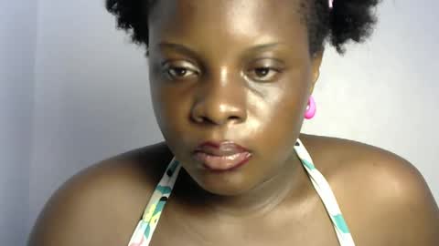 Snapshot of choco_bitch98 chatting on May 2026 06:52:01 AM Hotchoco online show from May 2026 06:52:01 AM