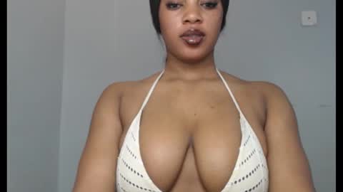 Snapshot of choco_chocox chatting on September 2025 09:11:02 AM ESTHER online show from September 2025 09:11:02 AM