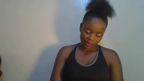 Snapshot of choco_velvet chatting on April 2026 08:35:02 PM Sly online show from April 2026 08:35:02 PM