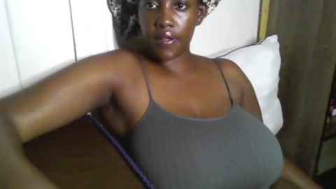 Snapshot of chocolate_queen25 chatting on April 2026 09:17:01 PM chocolate queen25 online show from April 2026 09:17:01 PM