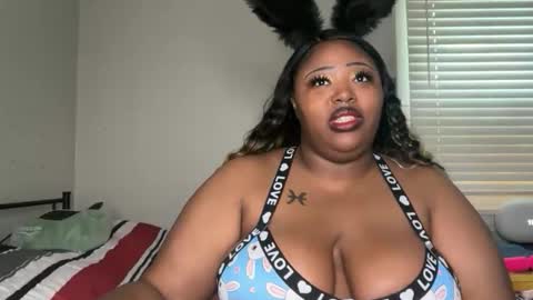 Snapshot of chocolatebunnyxx69 chatting on April 2026 03:42:02 PM Melina online show from April 2026 03:42:02 PM