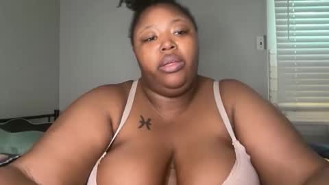 Snapshot of chocolatebunnyxx69 chatting on April 2026 06:23:01 PM Melina online show from April 2026 06:23:01 PM