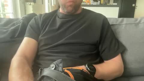 Snapshot of chris13abcd chatting on March 2025 02:29:01 PM chris13abcd online show from March 2025 02:29:01 PM