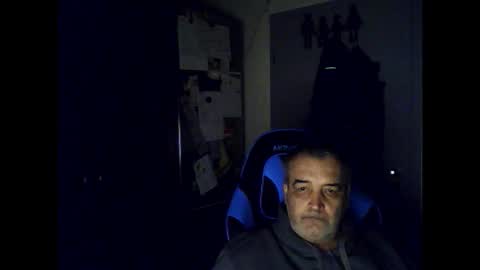 Snapshot of chris250268 chatting on October 2025 04:00:02 AM Chris online show from October 2025 04:00:02 AM