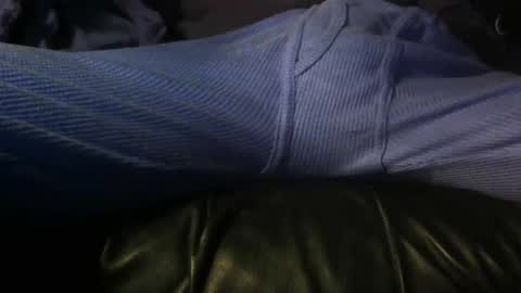 chris5220 online show from November 2025 12:31:02 PM