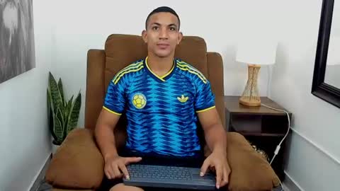 Snapshot of chris_arthus chatting on July 2026 01:33:01 AM Chris online show from July 2026 01:33:01 AM
