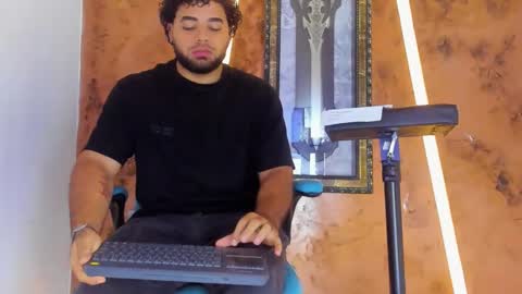 chris_evans00 online show from February 2026 11:53:02 AM