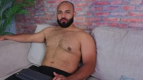 Snapshot of chris_varden chatting on March 2026 07:02:02 PM Chris Varden online show from March 2026 07:02:02 PM