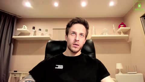 Snapshot of chriscarrey chatting on December 2024 04:31:02 AM Chris online show from December 2024 04:31:02 AM