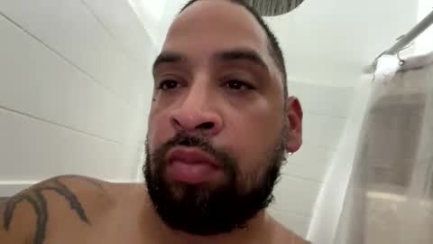 chrisr4203 online show from December 2025 01:00:01 AM