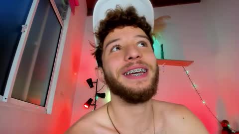 Hi dont forguet to follow me    online show from November 2025 10:58:02 PM