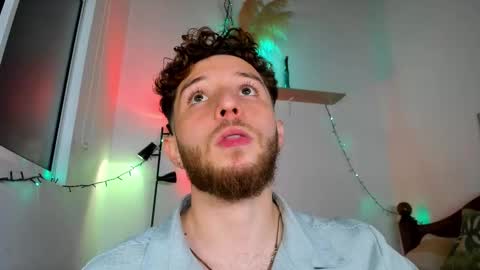 Hi dont forguet to follow me    online show from December 2025 07:25:02 AM