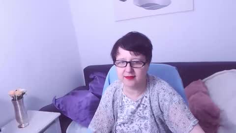 Christa online show from November 2025 08:09:02 PM