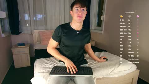 Snapshot of christianlevine_ chatting on November 2025 06:40:02 PM UPVOTE ME ------ ILL DO SOMETHING FOR FREE online show from November 2025 06:40:02 PM