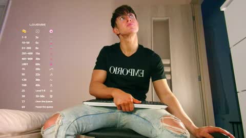 Snapshot of christianlevine_ chatting on December 2025 05:06:02 AM UPVOTE ME ------ ILL DO SOMETHING FOR FREE online show from December 2025 05:06:02 AM