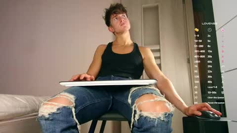 Snapshot of christianlevine_ chatting on December 2025 04:47:02 PM UPVOTE ME ------ ILL DO SOMETHING FOR FREE online show from December 2025 04:47:02 PM