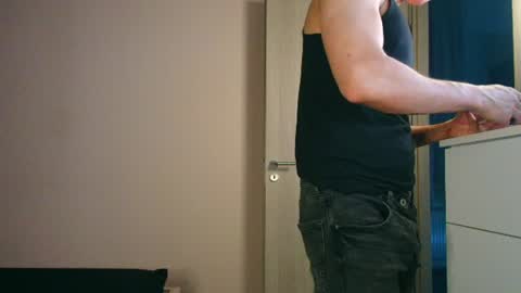 UPVOTE ME ------  ILL DO SOMETHING FOR FREE online show from July 2026 06:01:02 PM