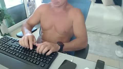 Snapshot of christiano1977 chatting on April 2026 04:42:02 PM Michael USA online show from April 2026 04:42:02 PM