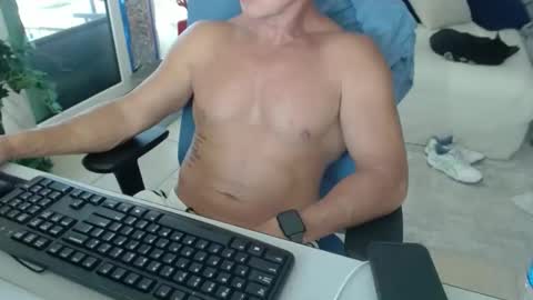Snapshot of christiano1977 chatting on April 2026 03:27:02 PM Michael USA online show from April 2026 03:27:02 PM