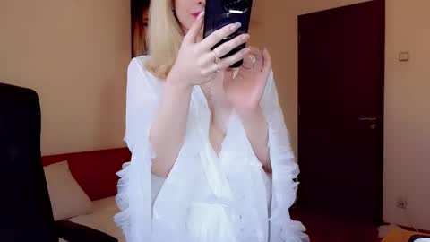 Snapshot of christihanson chatting on February 2025 07:03:01 AM christihanson online show from February 2025 07:03:01 AM