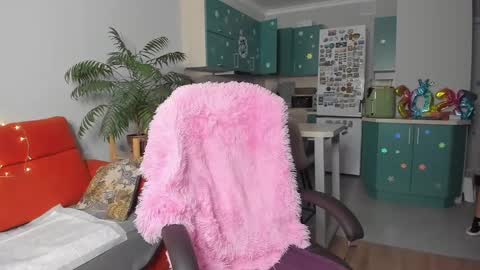 Snapshot of christina_hot chatting on January 2025 03:57:01 PM Chris online show from January 2025 03:57:01 PM