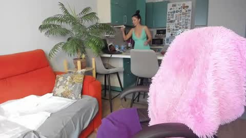 Snapshot of christina_hot chatting on January 2025 09:13:01 AM Chris online show from January 2025 09:13:01 AM