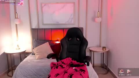 Hi Im Christina. . Dont forget to follow me to have me close to you   online show from December 2025 06:27:01 PM