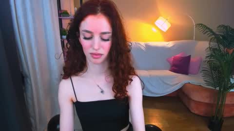 christinaconteeree online show from October 2025 01:32:01 PM