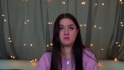 Christina online show from November 2025 06:55:02 PM