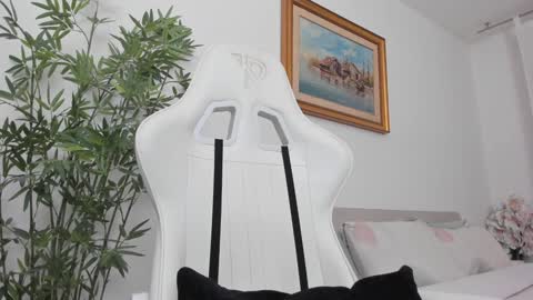 Snapshot of christine0990__ chatting on February 2026 06:40:02 AM Hi im Christine online show from February 2026 06:40:02 AM