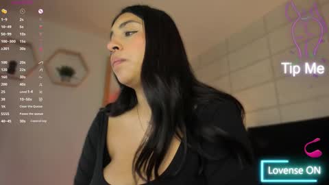 Snapshot of christine_harper chatting on October 2025 12:03:01 PM Christine online show from October 2025 12:03:01 PM