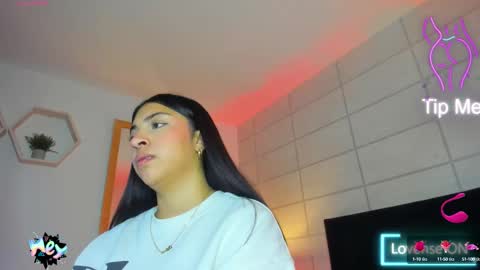 Snapshot of christine_harper chatting on October 2025 12:05:01 PM Christine online show from October 2025 12:05:01 PM