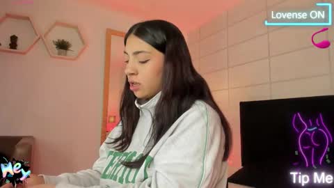 Snapshot of christine_harper chatting on October 2025 11:54:01 AM Christine online show from October 2025 11:54:01 AM