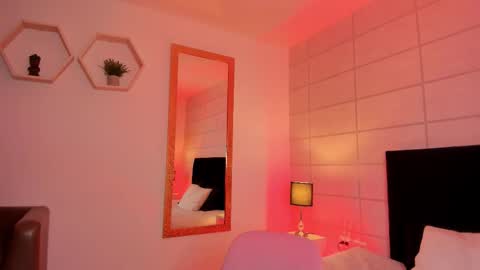 Snapshot of christine_harper chatting on December 2025 12:10:01 PM Christine online show from December 2025 12:10:01 PM