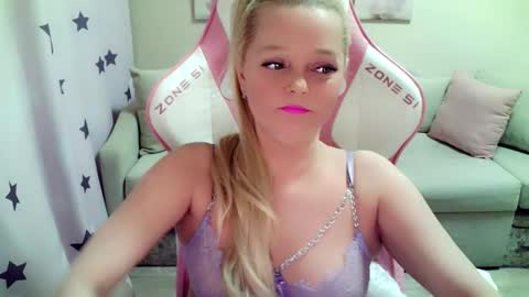 Snapshot of christirose chatting on February 2026 01:48:02 PM Christi online show from February 2026 01:48:02 PM