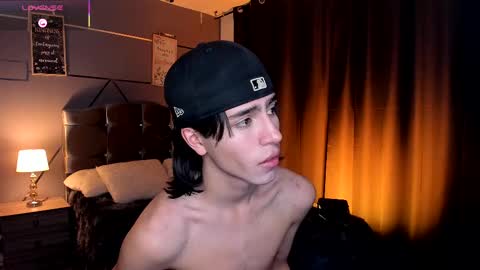 chrristopher77 online show from September 2025 01:45:02 PM