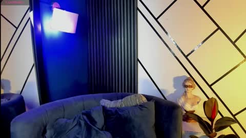 chrristopher77 online show from October 2025 01:52:02 PM